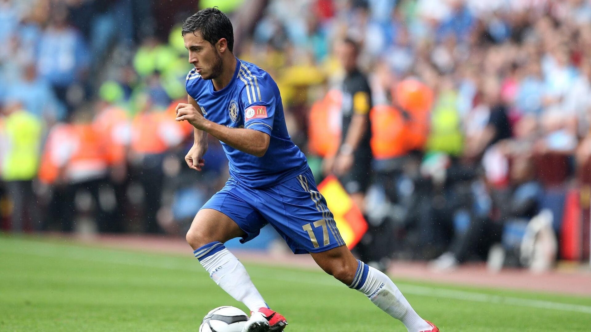 爱游戏下载-德甲战况激烈，比分2-2，比赛亮点：场上双方抢断成功率都超过70%，德甲比分竞猜攻略